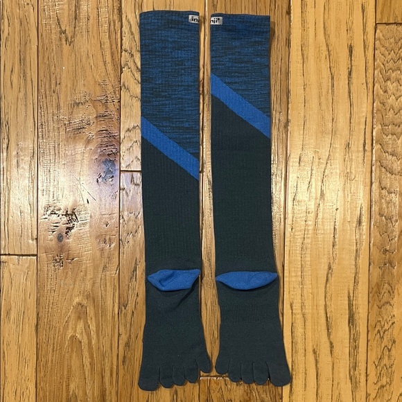 Injinji Trail Midweight over the calf toe socks - Picture 5 of 5